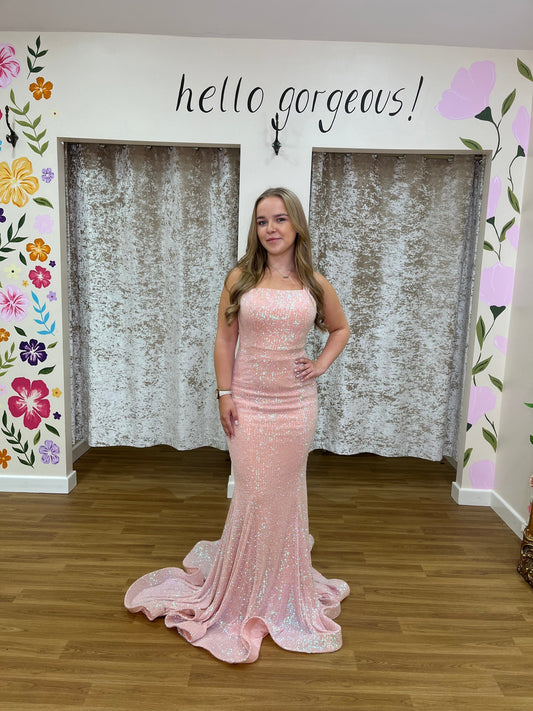 DRESS OF THE WEEK! 👗