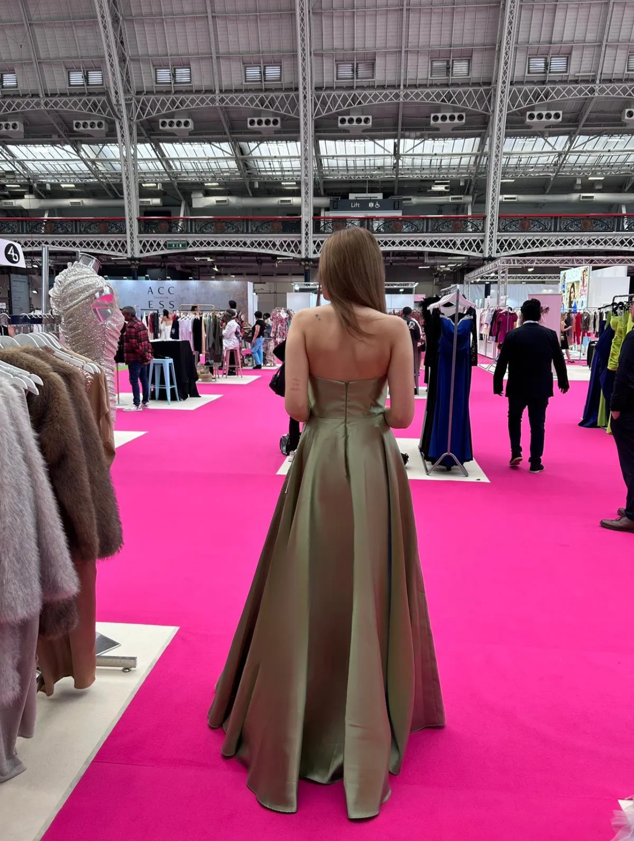 F&P 835073 Light Green