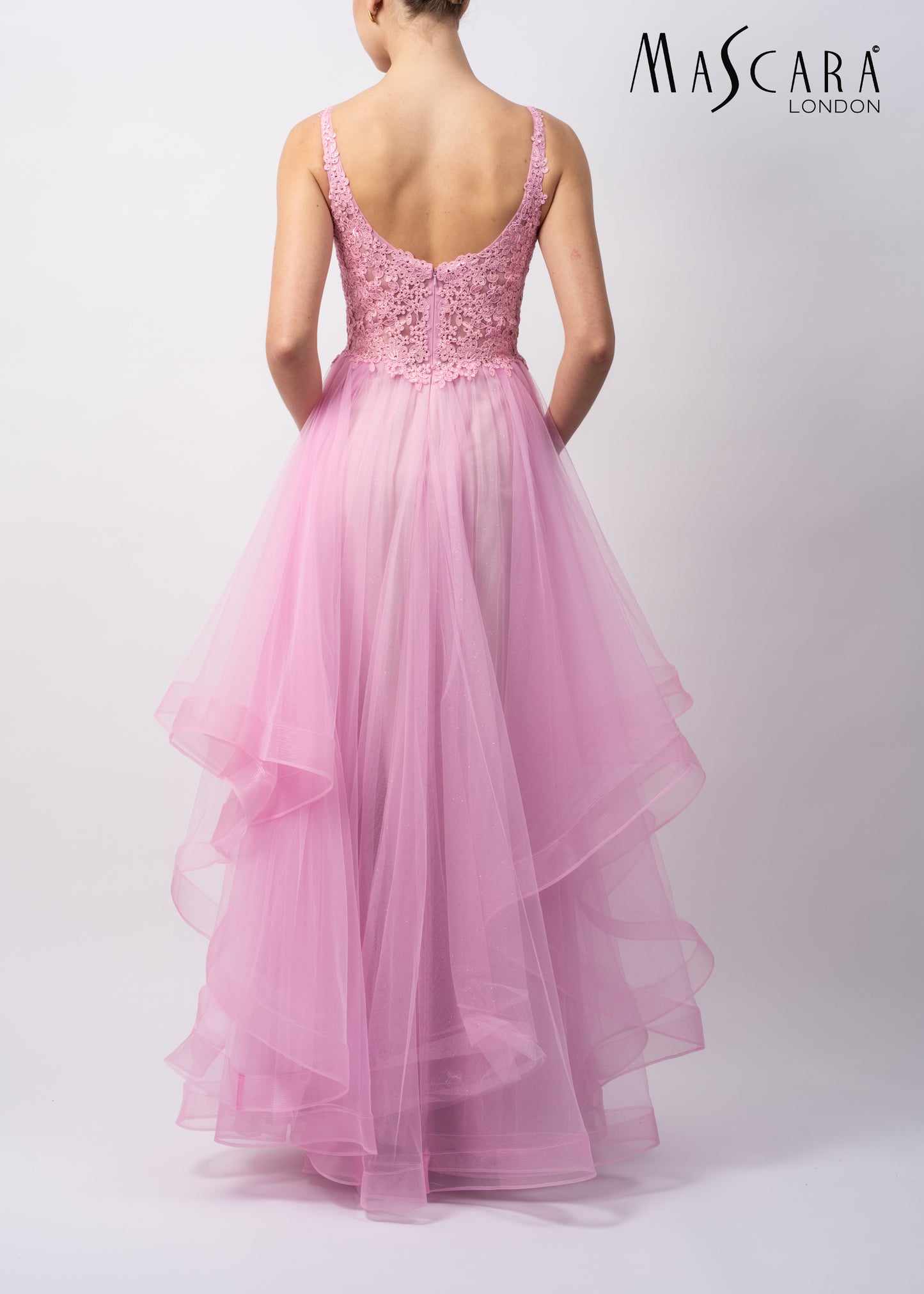 Back view girl wearing Mascara MC12515 Pretty Pink