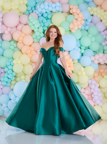 Tiffany's Prom Nya Hunter