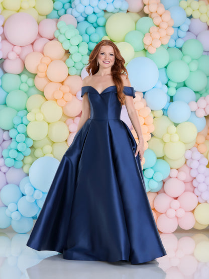 Tiffany's Prom Nya Navy